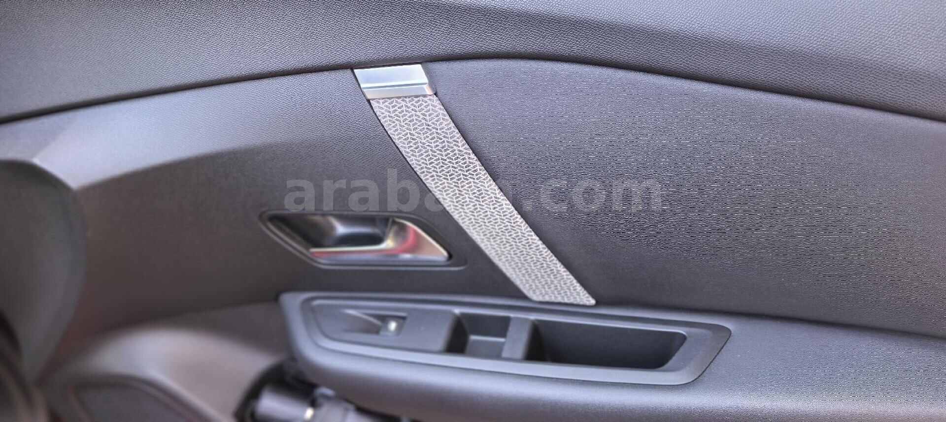 Galeriden Citroen C4 X 1.2 PureTech Shine 2024 Model Konya 27.000 km Kırmızı 5