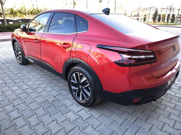 Galeriden Citroen C4 X 1.2 PureTech Shine 2024 Model Konya 25000 km Kırmızı