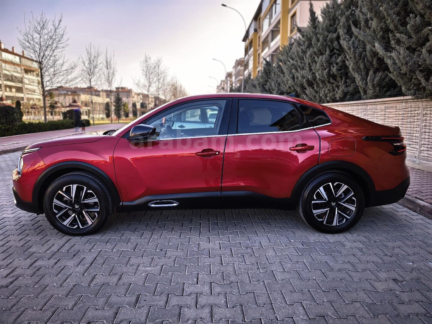 Galeriden Citroen C4 X 1.2 PureTech Shine 2024 Model Konya 27.000 km Kırmızı 3