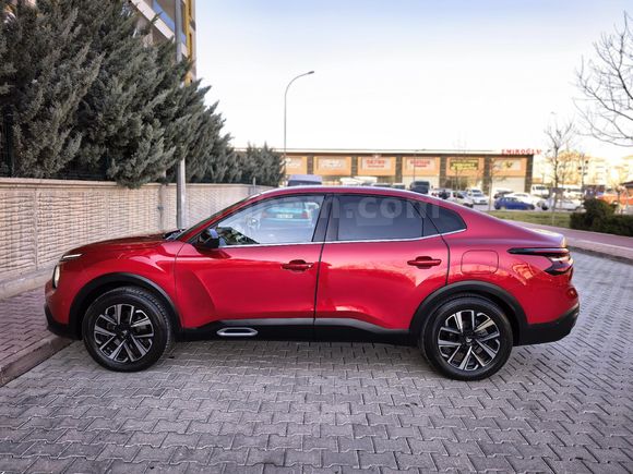 Galeriden Citroen C4 X 1.2 PureTech Shine 2024 Model Konya 25000 km Kırmızı