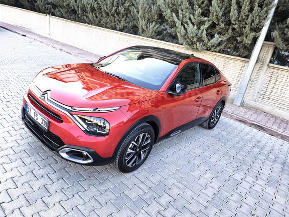 Galeriden Citroen C4 X 1.2 PureTech Shine 2024 Model Konya 25000 km Kırmızı