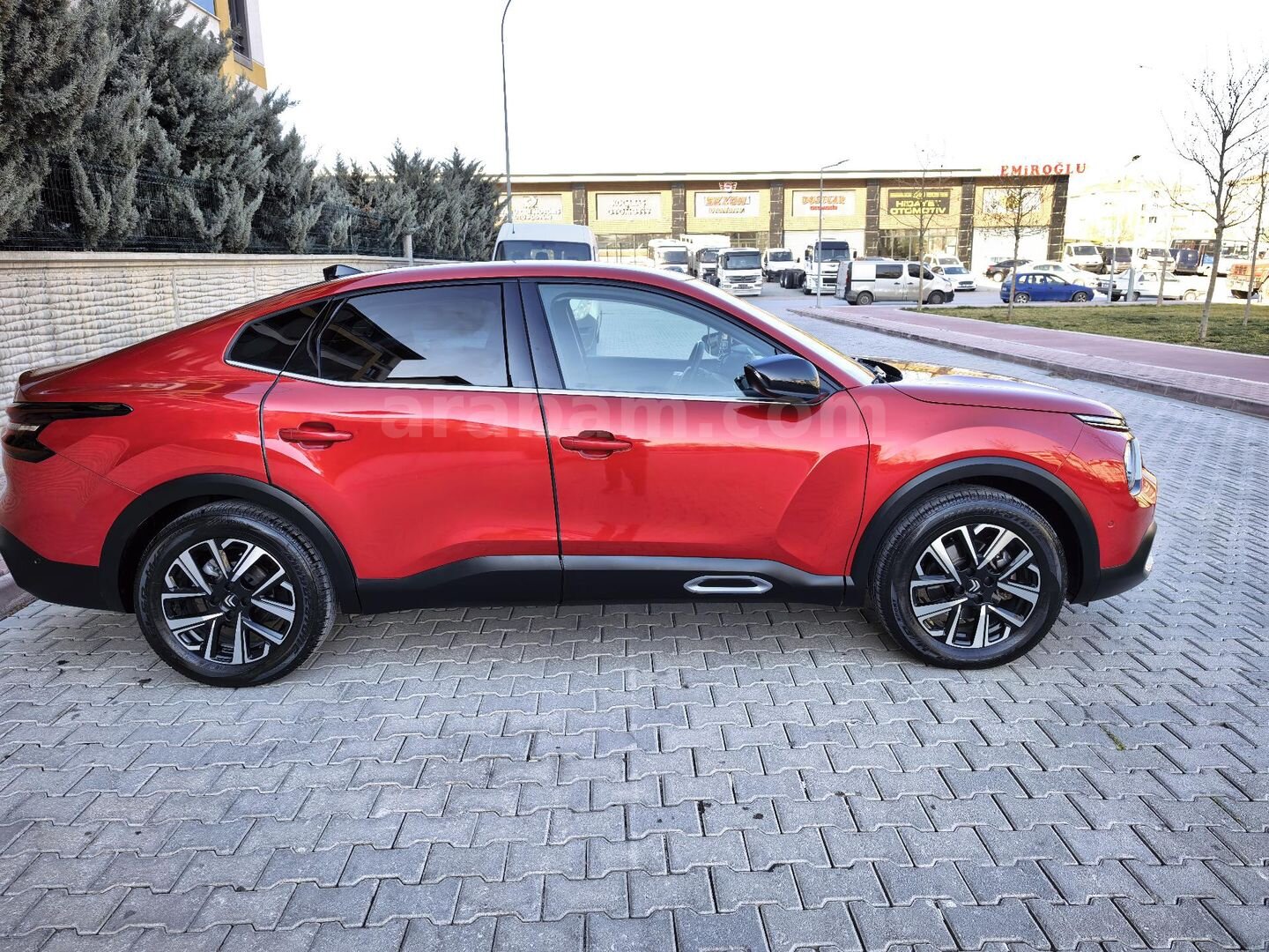 Galeriden Citroen C4 X 1.2 PureTech Shine 2024 Model Konya 27.000 km Kırmızı 6