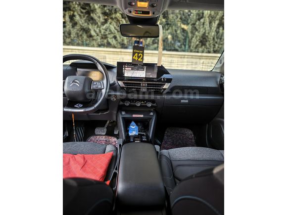 Galeriden Citroen C4 X 1.2 PureTech Shine 2024 Model Konya 25000 km Kırmızı