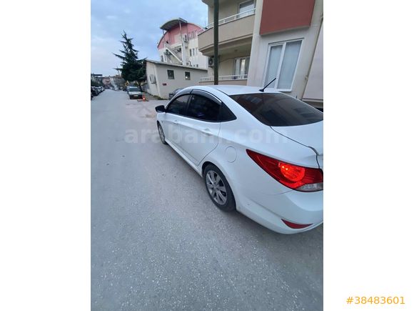 Sahibinden Hyundai Accent Blue 1.6 CRDI Mode Plus 2014 Model İzmir