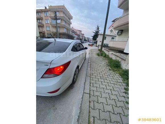 Sahibinden Hyundai Accent Blue 1.6 CRDI Mode Plus 2014 Model İzmir