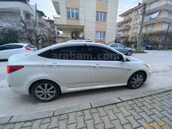 Sahibinden Hyundai Accent Blue 1.6 CRDI Mode Plus 2014 Model İzmir