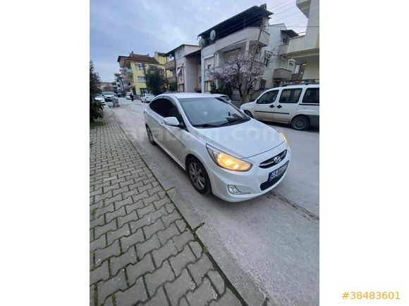 Sahibinden Hyundai Accent Blue 1.6 CRDI Mode Plus 2014 Model İzmir