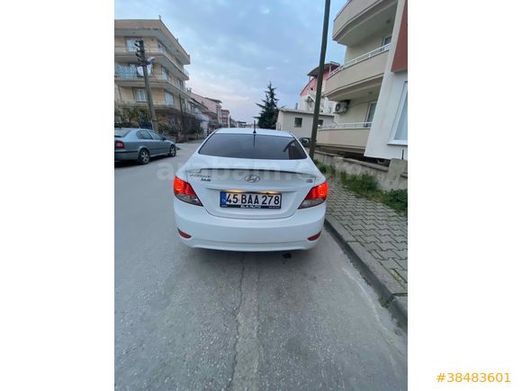 Sahibinden Hyundai Accent Blue 1.6 CRDI Mode Plus 2014 Model İzmir