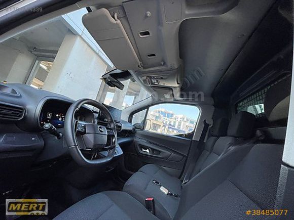 2025 OPEL COMBO CARGO 1.5D ULT.XL.18.000KM OTOMK TEMİZ BAKIMLI
