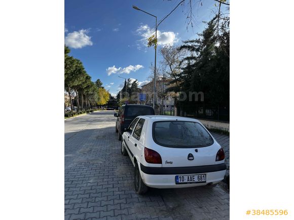 Sahibinden Ford Fiesta 1.25 Flair 2000 Model 