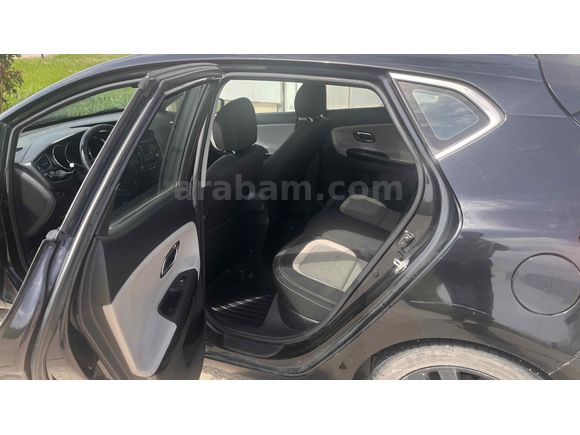 Sahibinden Kia Ceed 1.6 CRDi Concept Plus 2015 Model 