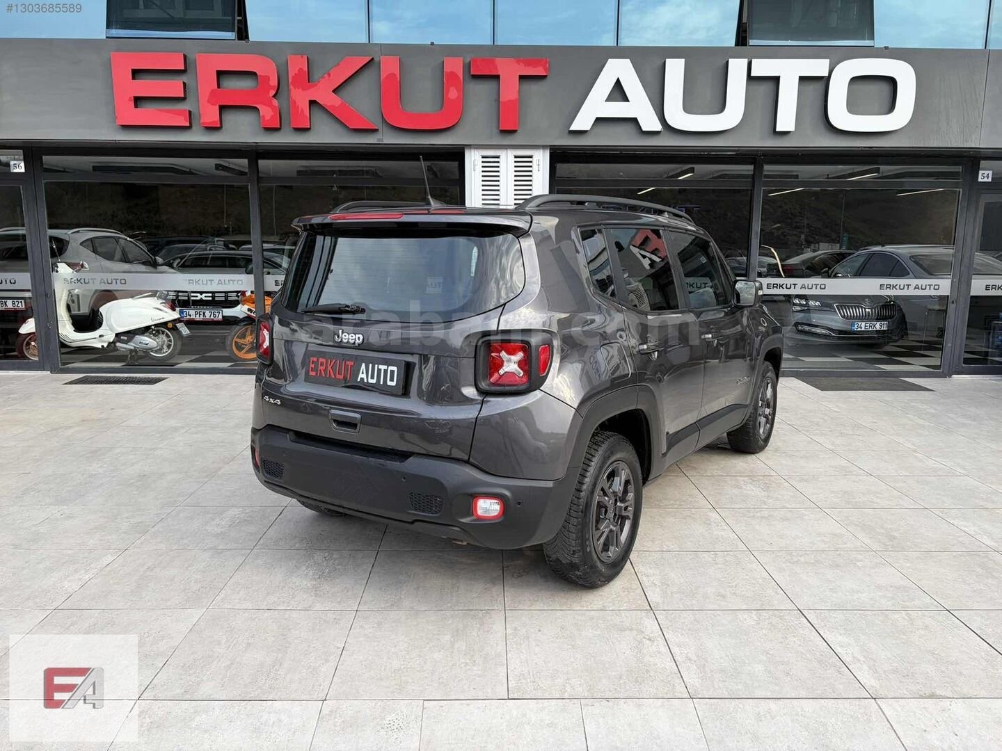 Galeriden Jeep Renegade 1.3 T Longitude 2020 Model İstanbul 113.000 km Siyah 4