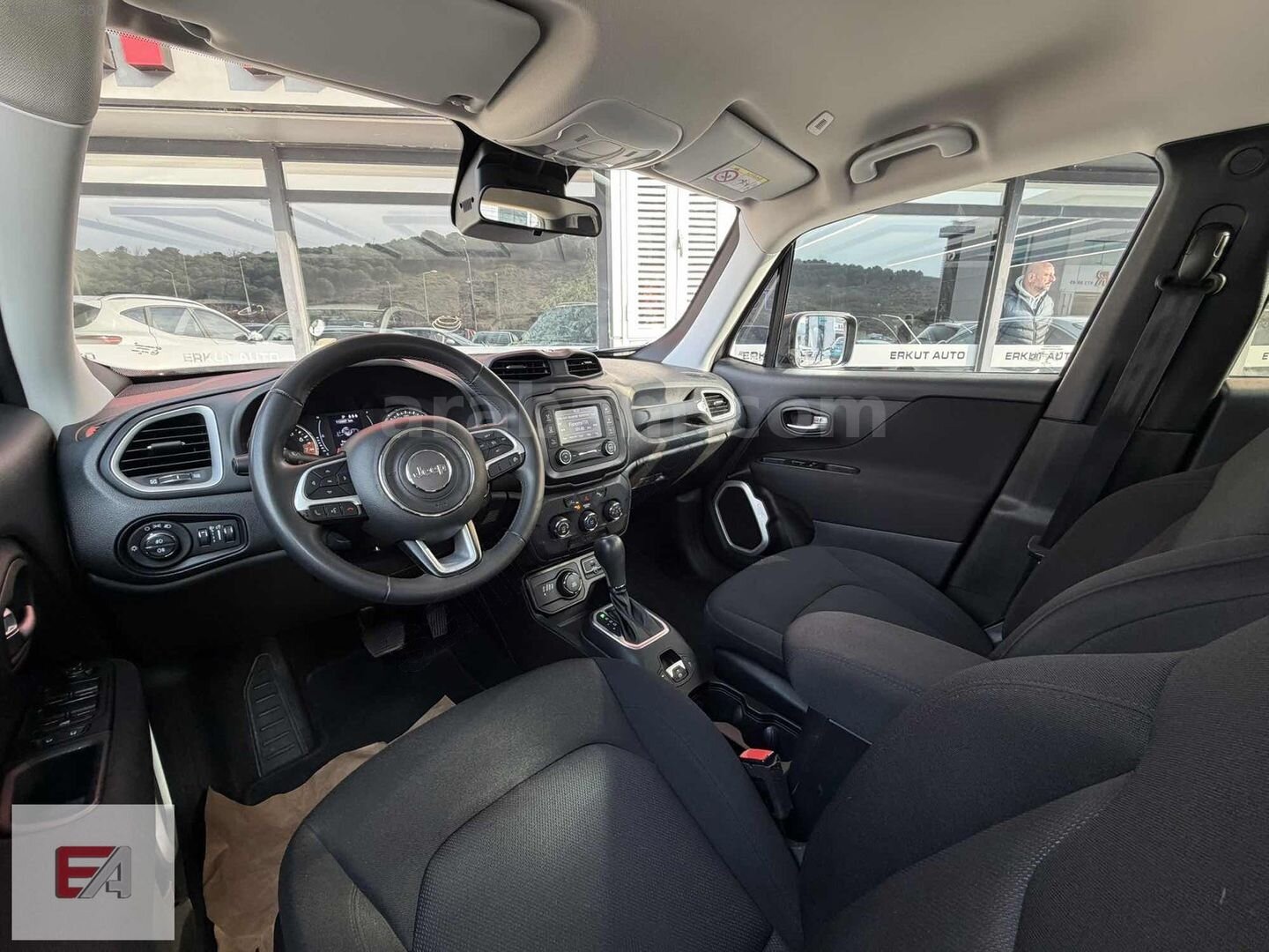 Galeriden Jeep Renegade 1.3 T Longitude 2020 Model İstanbul 113.000 km Siyah 7