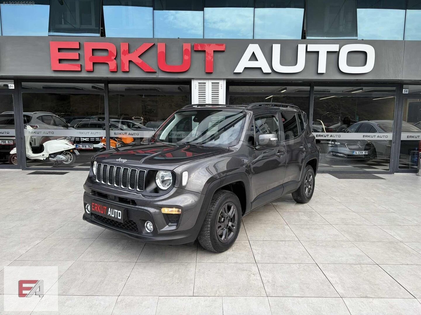 Galeriden Jeep Renegade 1.3 T Longitude 2020 Model İstanbul 113.000 km Siyah 3
