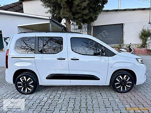 2025 COMBO 1.5 D ULTİMATE+CAM TAVAN BOYASIZ HATASIZ KARTAL AUTO