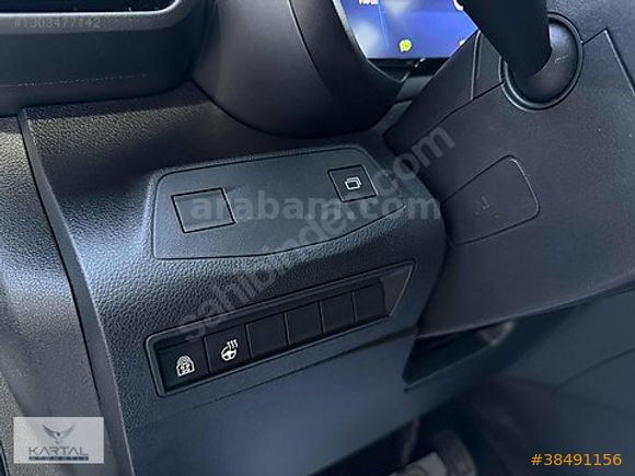 2025 COMBO 1.5 D ULTİMATE+CAM TAVAN BOYASIZ HATASIZ KARTAL AUTO