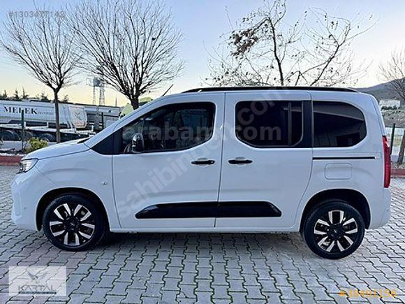 2025 COMBO 1.5 D ULTİMATE+CAM TAVAN BOYASIZ HATASIZ KARTAL AUTO