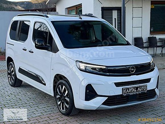 2025 COMBO 1.5 D ULTİMATE+CAM TAVAN BOYASIZ HATASIZ KARTAL AUTO