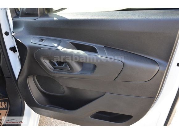 EKSPRES PLAZA'DAN 2021 PEUGEOT PARTNER 1.5 BLUEHDI COMFORT