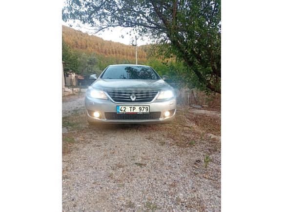 memurdan  temiz bakımlı  Renault Latitude 1.5 dCi Privilege 2012 Model
