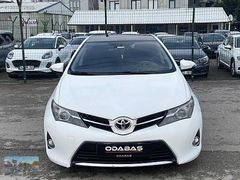 Toyota Auris 1.4 D-4D Active Skypack Cam Tavan+ 90 hp