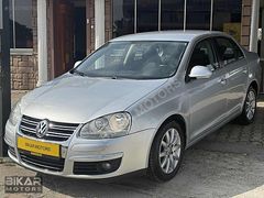 DÜŞÜK KM FULL BAKIMLI GERİ GÖRÜŞ KAMERALI OTOMATİK JETTA