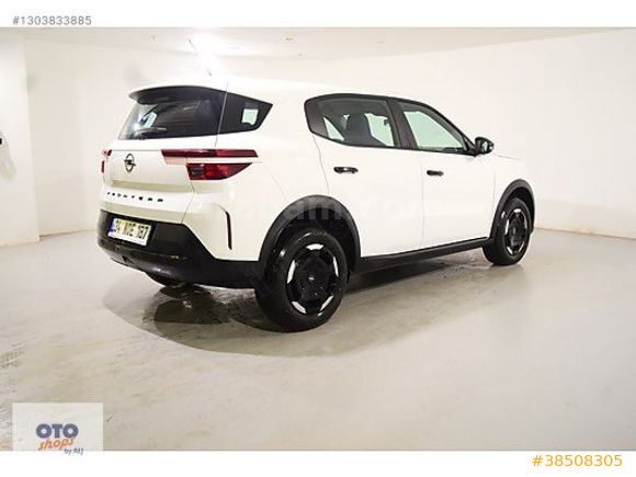 Opel Frontera 1.2 Hybrid Edition Dct 145HP - 2025
