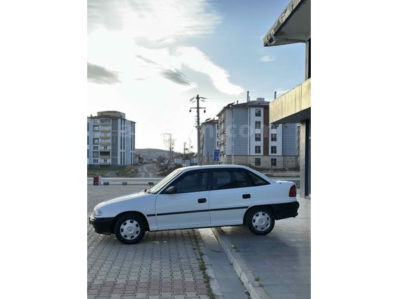 Opel astra değişensiz tertemiz 