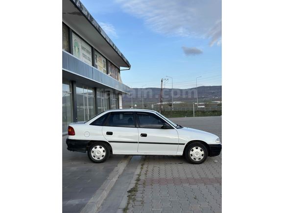 Opel astra değişensiz tertemiz 