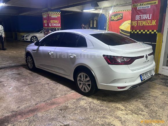 Sahibinden Renault Megane 1.3 TCe Joy 2022 Model