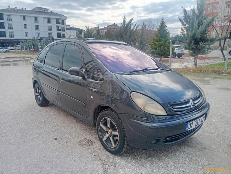 Galeriden Citroen Xsara Picasso 2.0 HDi 2004 Model Aksaray 350.000 km Lacivert