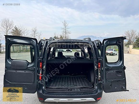 GÜNEŞ_otomotiv den ORJİNAL HATASIZ-BOYASIZ-BAKIMLI DACİA Stepway