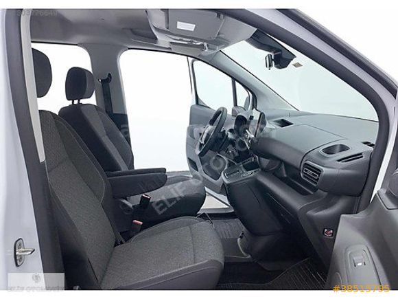 OPEL COMBO 2025 1.5 D ESSENTİAL OTOMATİK VTS 3.999 KM'DE LEKESİZ