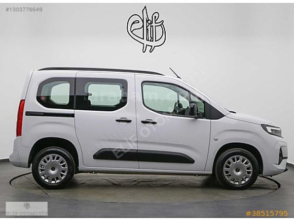 OPEL COMBO 2025 1.5 D ESSENTİAL OTOMATİK VTS 3.999 KM'DE LEKESİZ