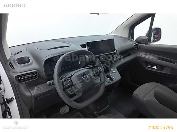 OPEL COMBO 2025 1.5 D ESSENTİAL OTOMATİK VTS 3.999 KM'DE LEKESİZ