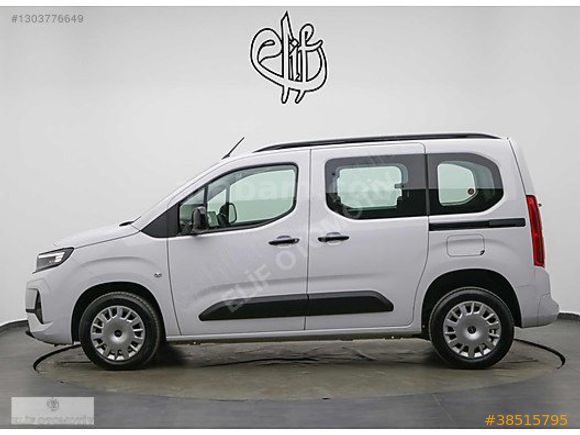 OPEL COMBO 2025 1.5 D ESSENTİAL OTOMATİK VTS 3.999 KM'DE LEKESİZ