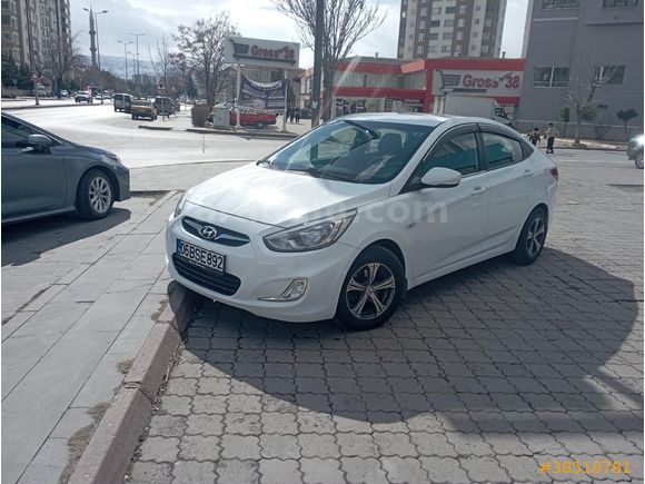 Sahibinden Hyundai Accent Blue 1.6 CRDI Mode Plus 2015 Model  204.000 km Beyaz