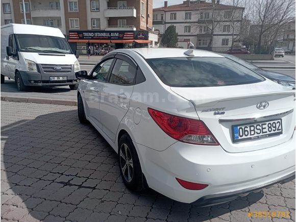 Sahibinden Hyundai Accent Blue 1.6 CRDI Mode Plus 2015 Model  204.000 km Beyaz