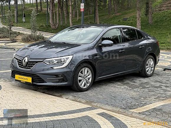 ULUDAĞ AUTO'DAN HATASIZ 2022 RENAULT MEGANE 1.3TCE JOY
