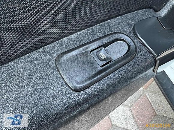 2015 DACIA DUSTER 96 BİN KM 1.5 DCİ LAUREATE 4x2 HATASIZ EMSALSZ