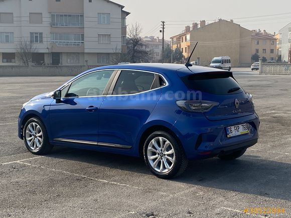 DOKTORDAN EKSTRALI 2025 7.000 KM OTOMATİK 1.0 TCE CLİO EVOLUTİON