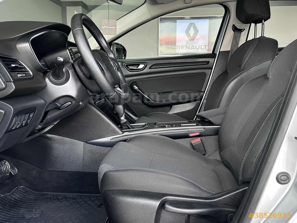 YNC MOTORS 2025 RENAULT MEGANE 1.3 EDC TOUCH 50.000 KM