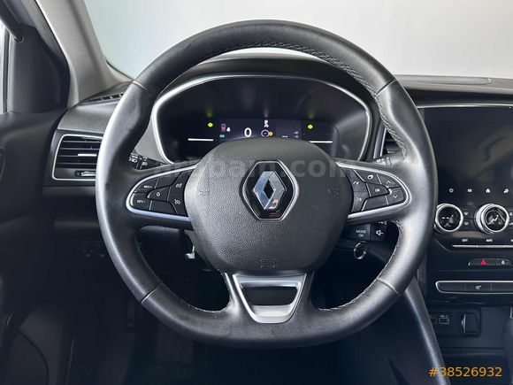 YNC MOTORS 2025 RENAULT MEGANE 1.3 EDC TOUCH 50.000 KM