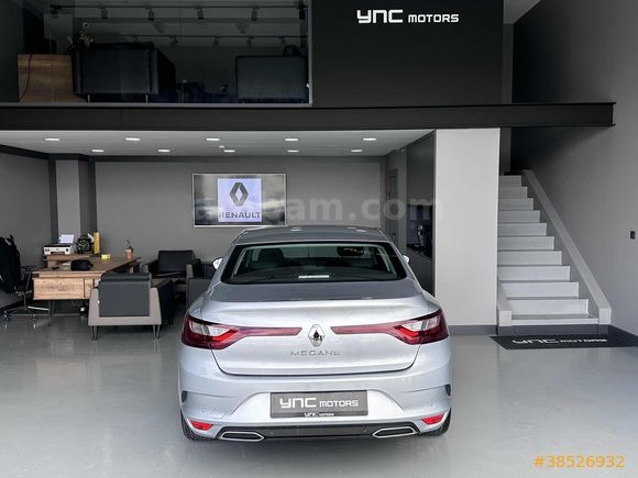 YNC MOTORS 2025 RENAULT MEGANE 1.3 EDC TOUCH 50.000 KM