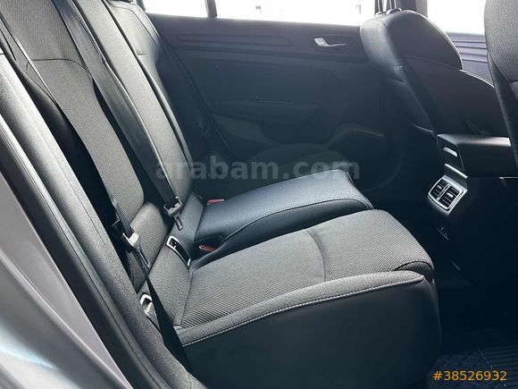YNC MOTORS 2025 RENAULT MEGANE 1.3 EDC TOUCH 50.000 KM