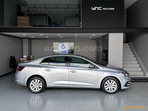 YNC MOTORS 2025 RENAULT MEGANE 1.3 EDC TOUCH 50.000 KM