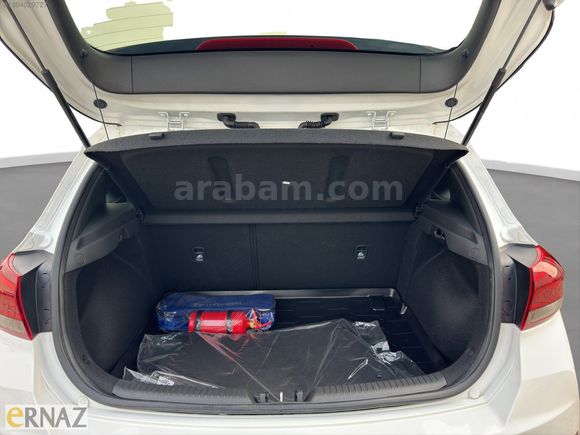 ERNAZ OTODAN 2025 HYUNDAİ i30 1.5 T-GDI Mhev Comfort DCT