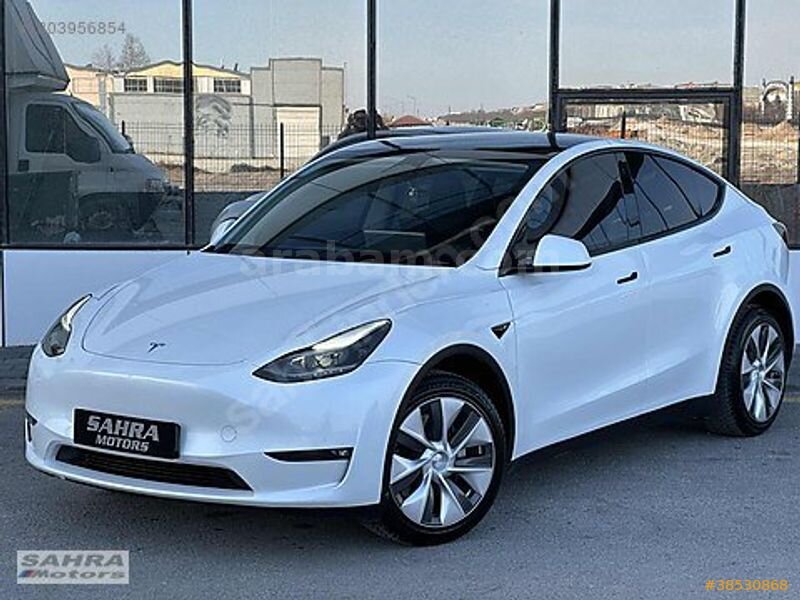 Galeriden Tesla Model Y Long Range AWD 2023 Model Konya 63.000 km Beyaz