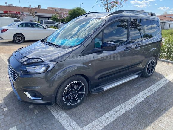 Sahibinden Hatasız Ford Tourneo Courier 1.5 TDCi Titanium Plus 2023 