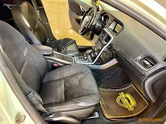BEYOĞLU MOTORS'DAN HATASIZ VOLVO V40 1.6 D ADVANCE